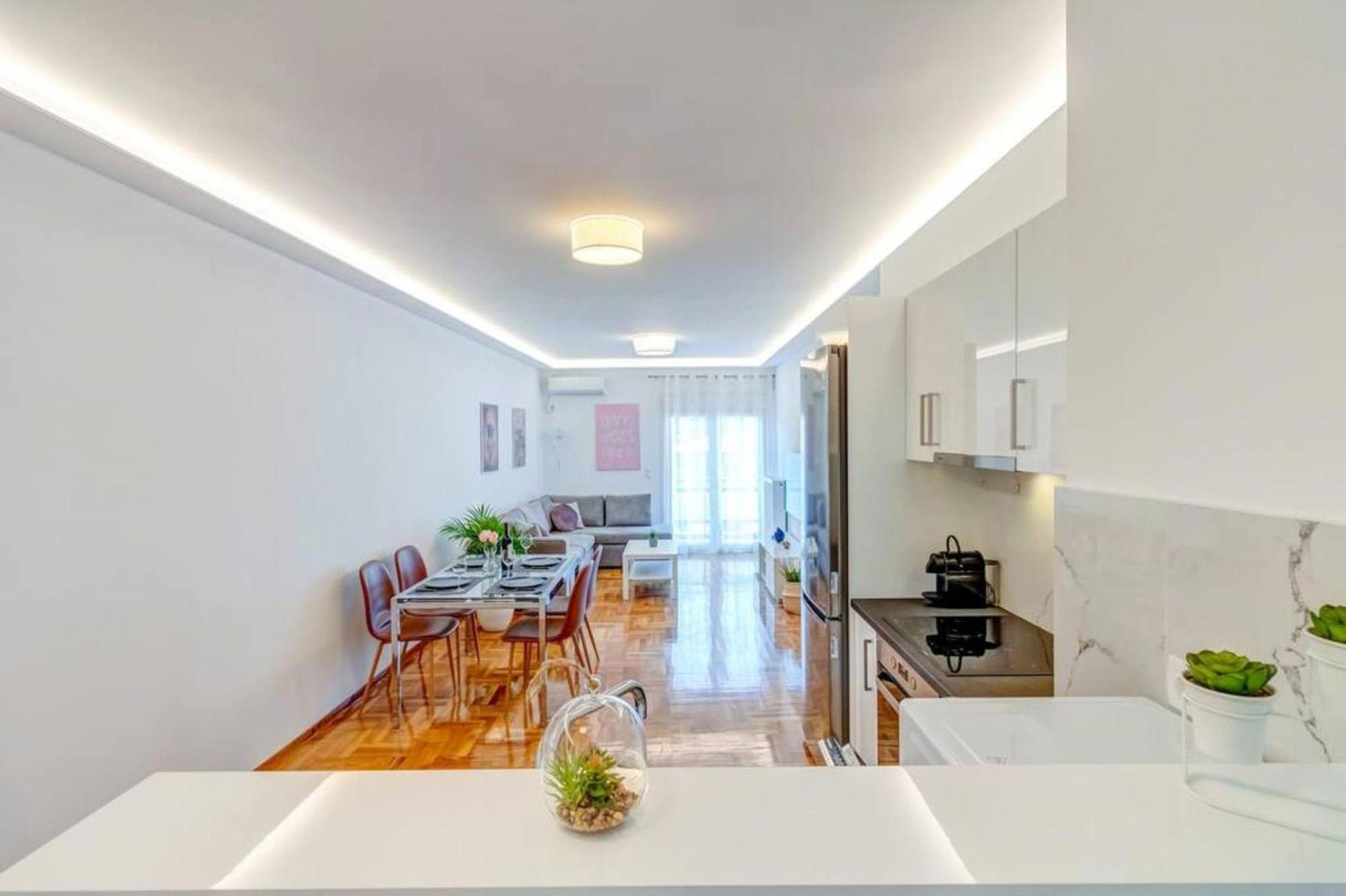 Appartamento Koukaki Lux 2Bd 1Master Ap Next To Acropolis Atene Esterno foto